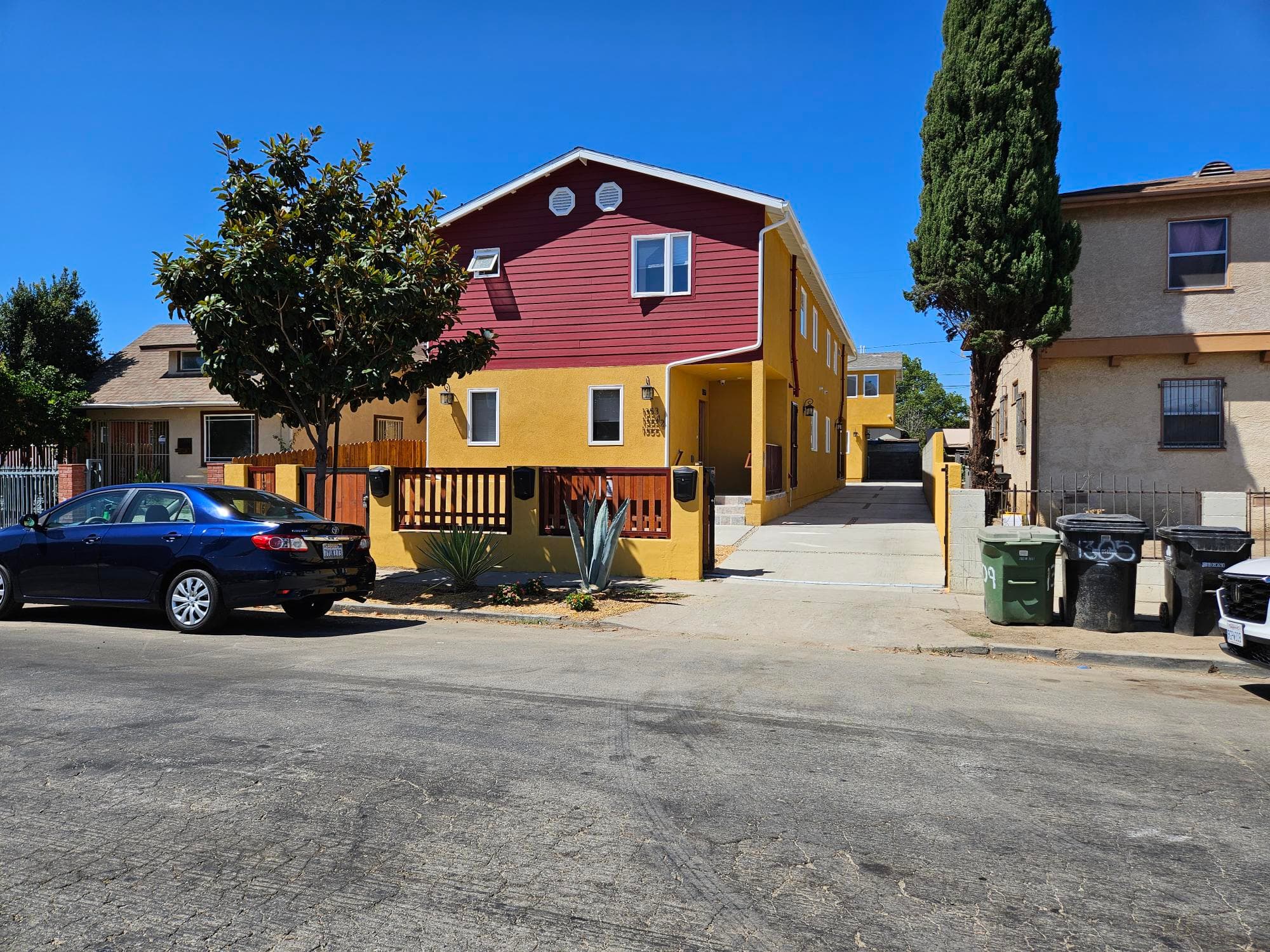 1353 West 35th Place