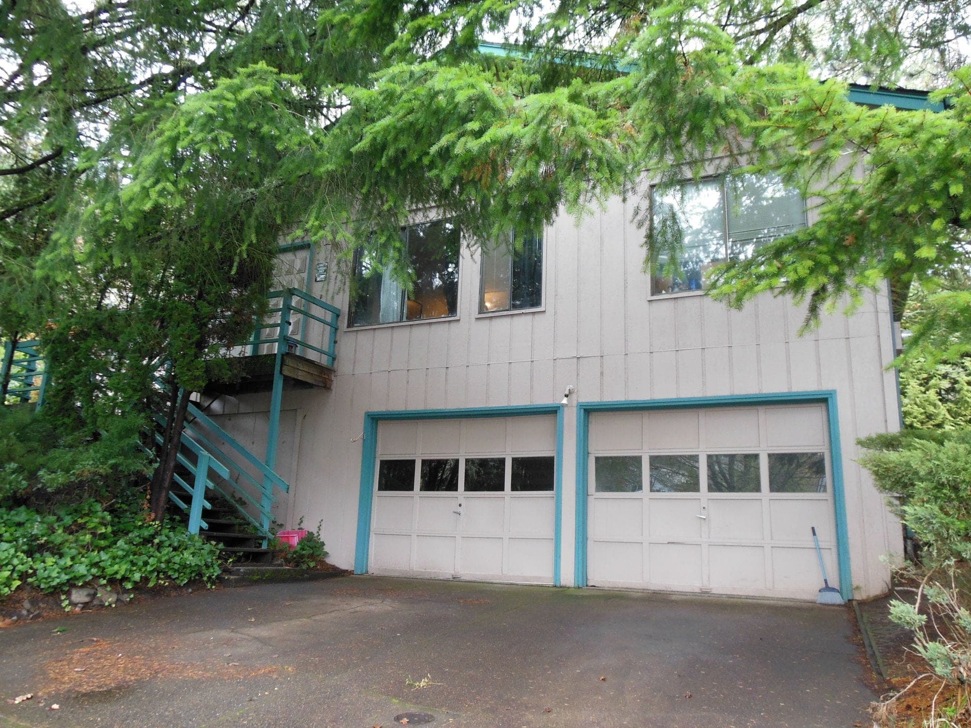 2995 NW Glenridge Dr