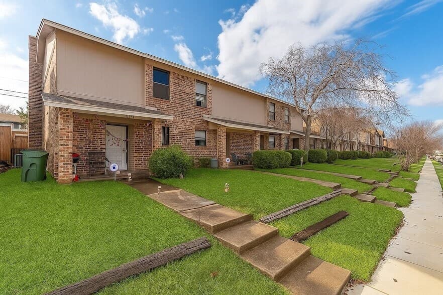 1024 Southmoor Dr