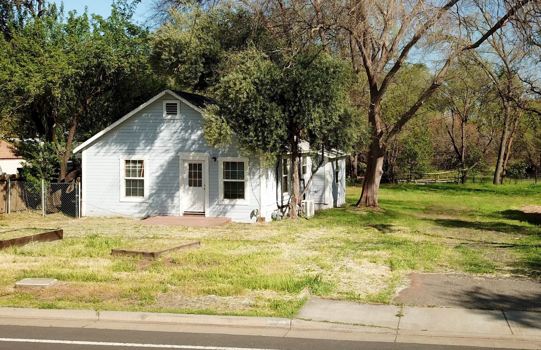 2044 Humboldt Rd