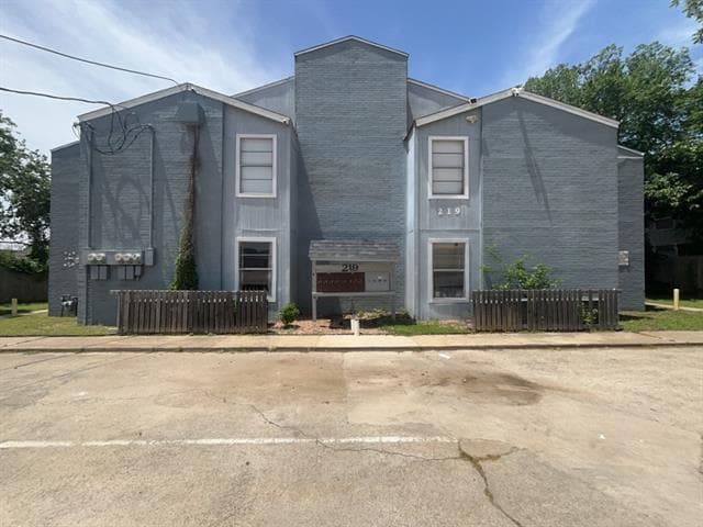 219 Fry St