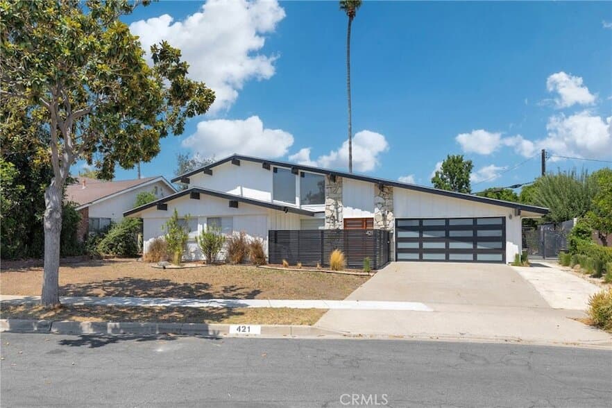 421 Larry Ln