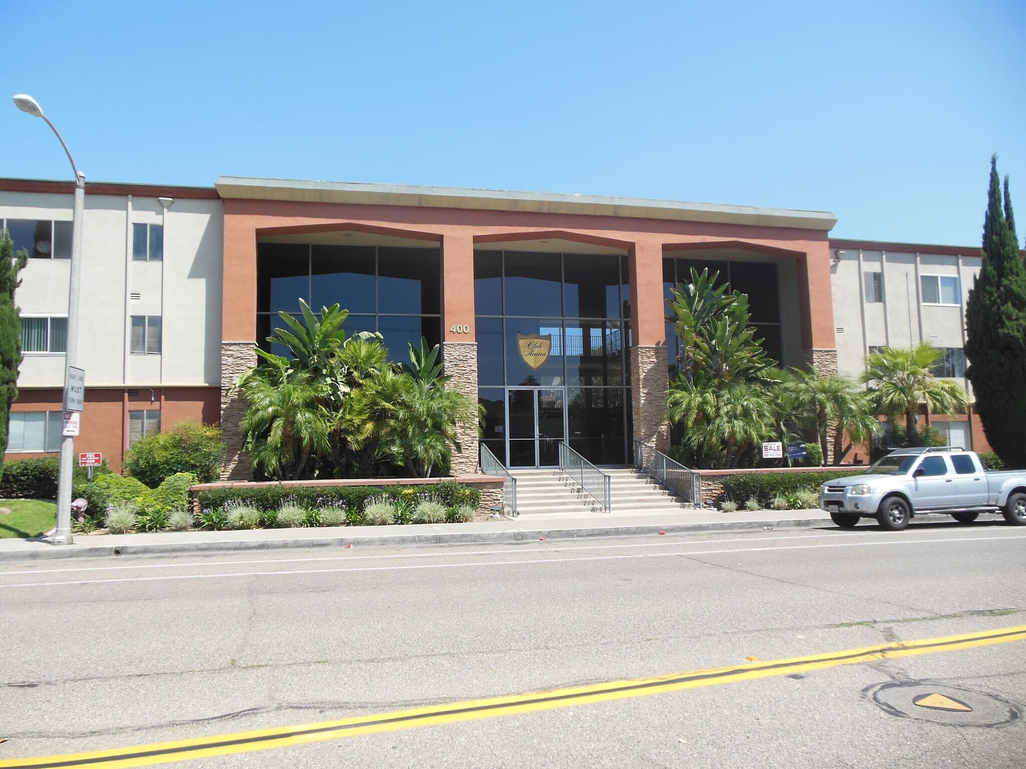 400 N Acacia Ave