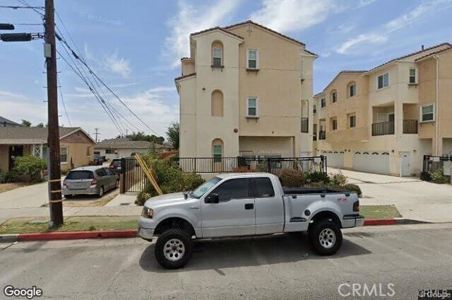926 W La Jolla St