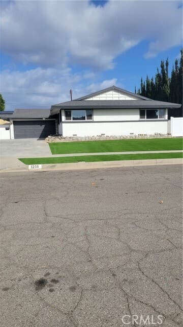 1218 N Hale Ave