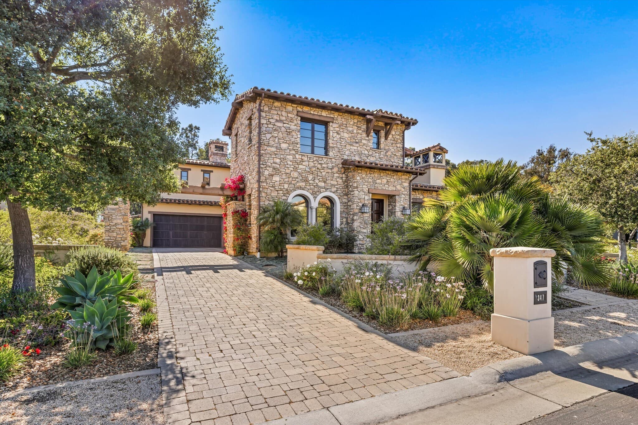 347 Island Oak Ln