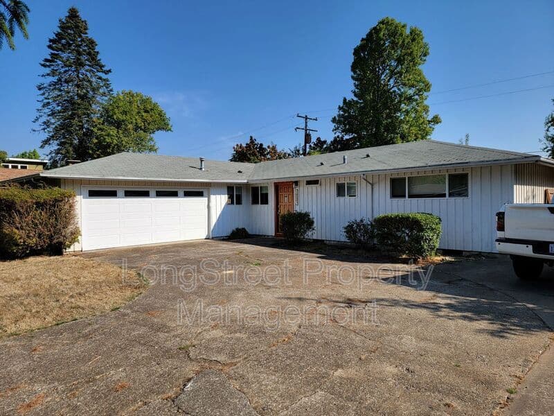 1735 NW 29th St