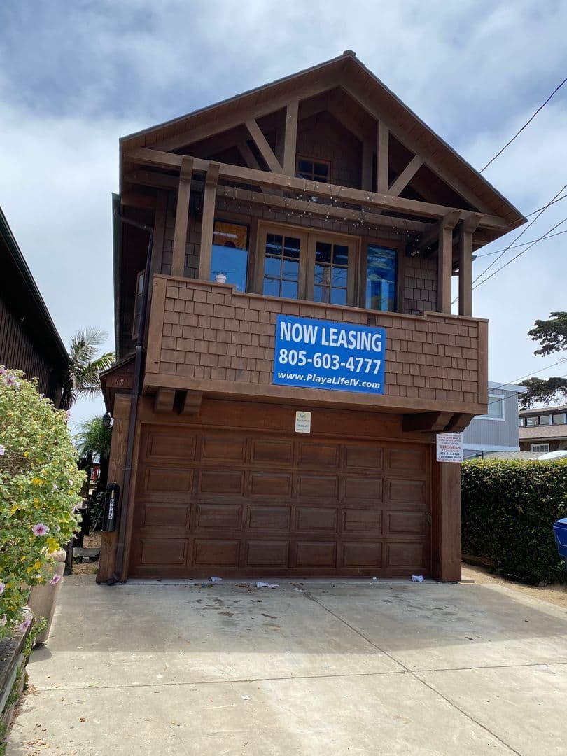 6585 Del Playa Dr