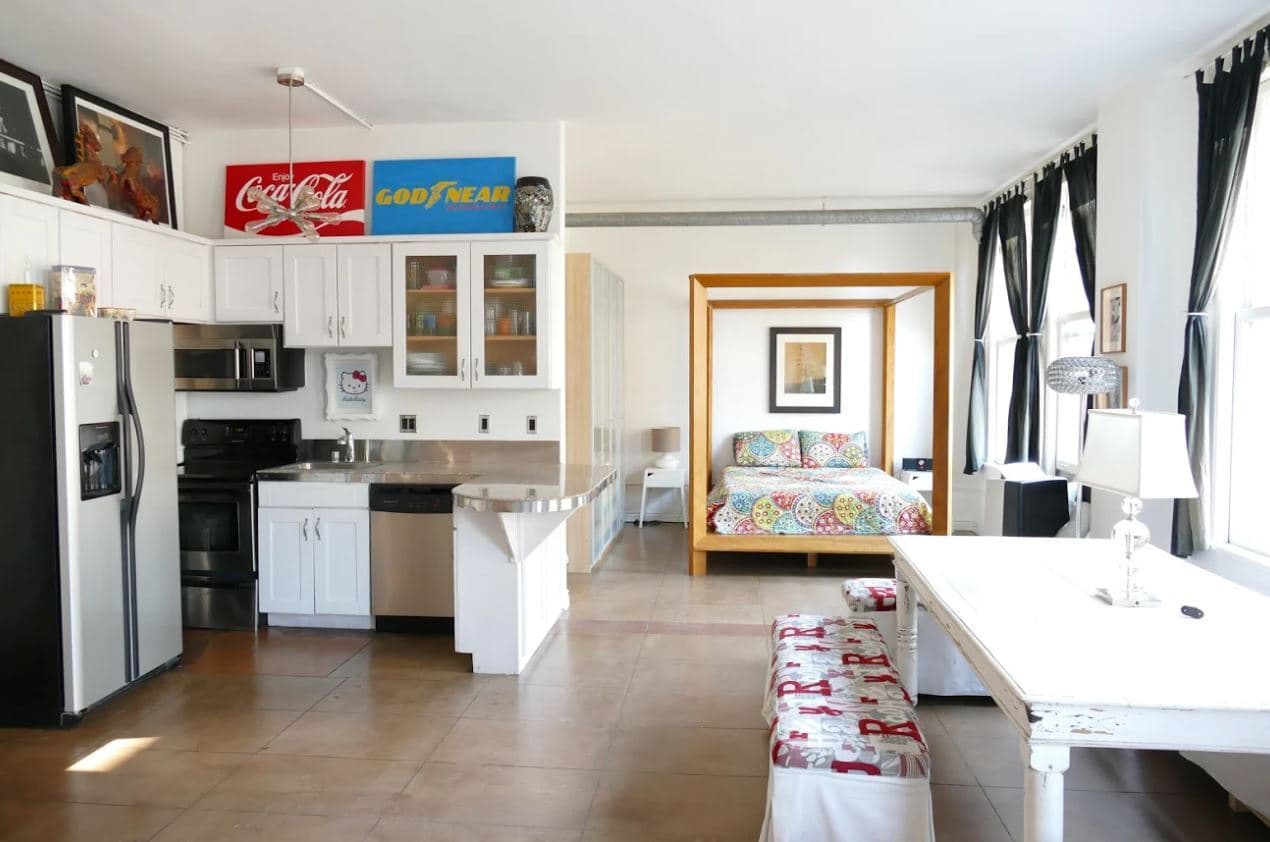 215 W 7th St