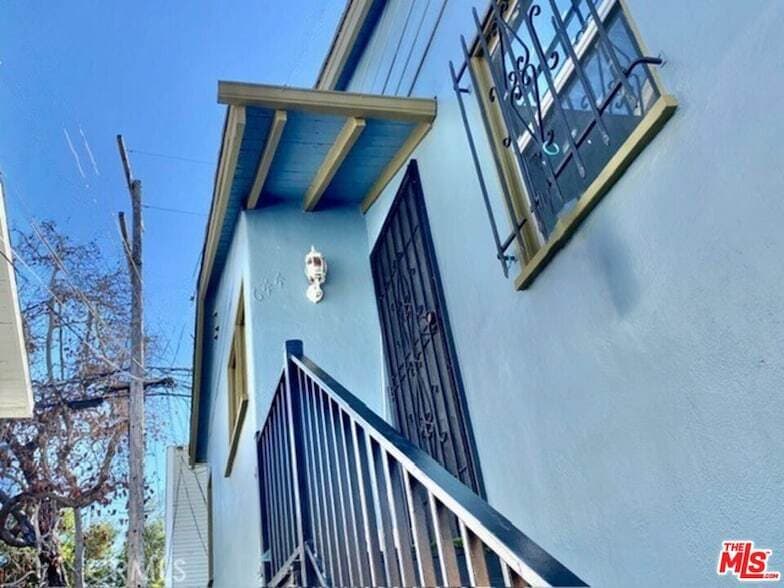 644 W 40th Pl