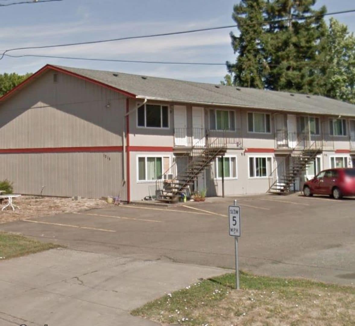 1215 Pioneer St