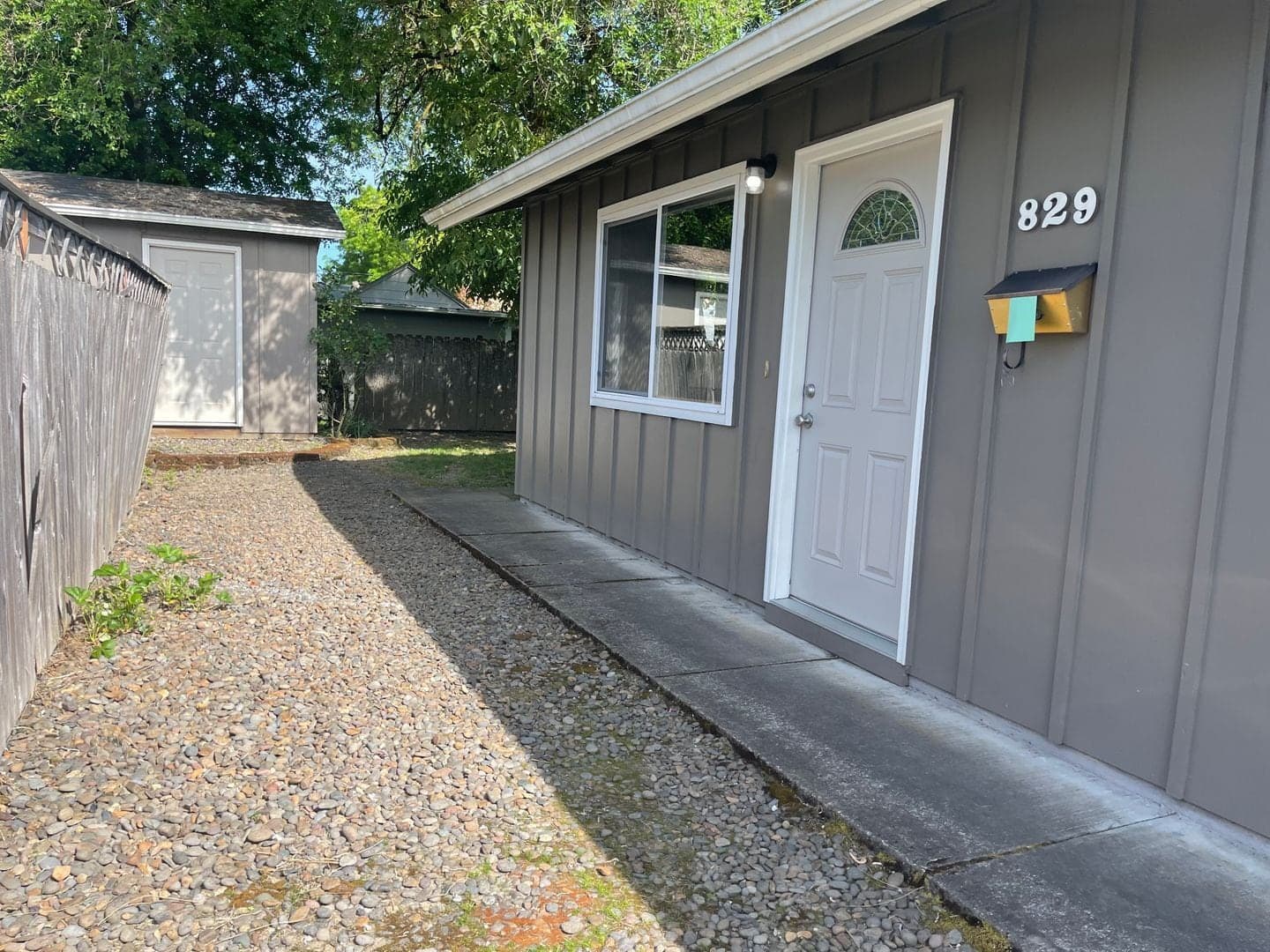827-829 NW 29th St