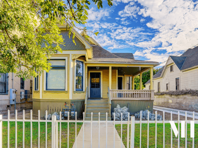 1032 W 22nd Street