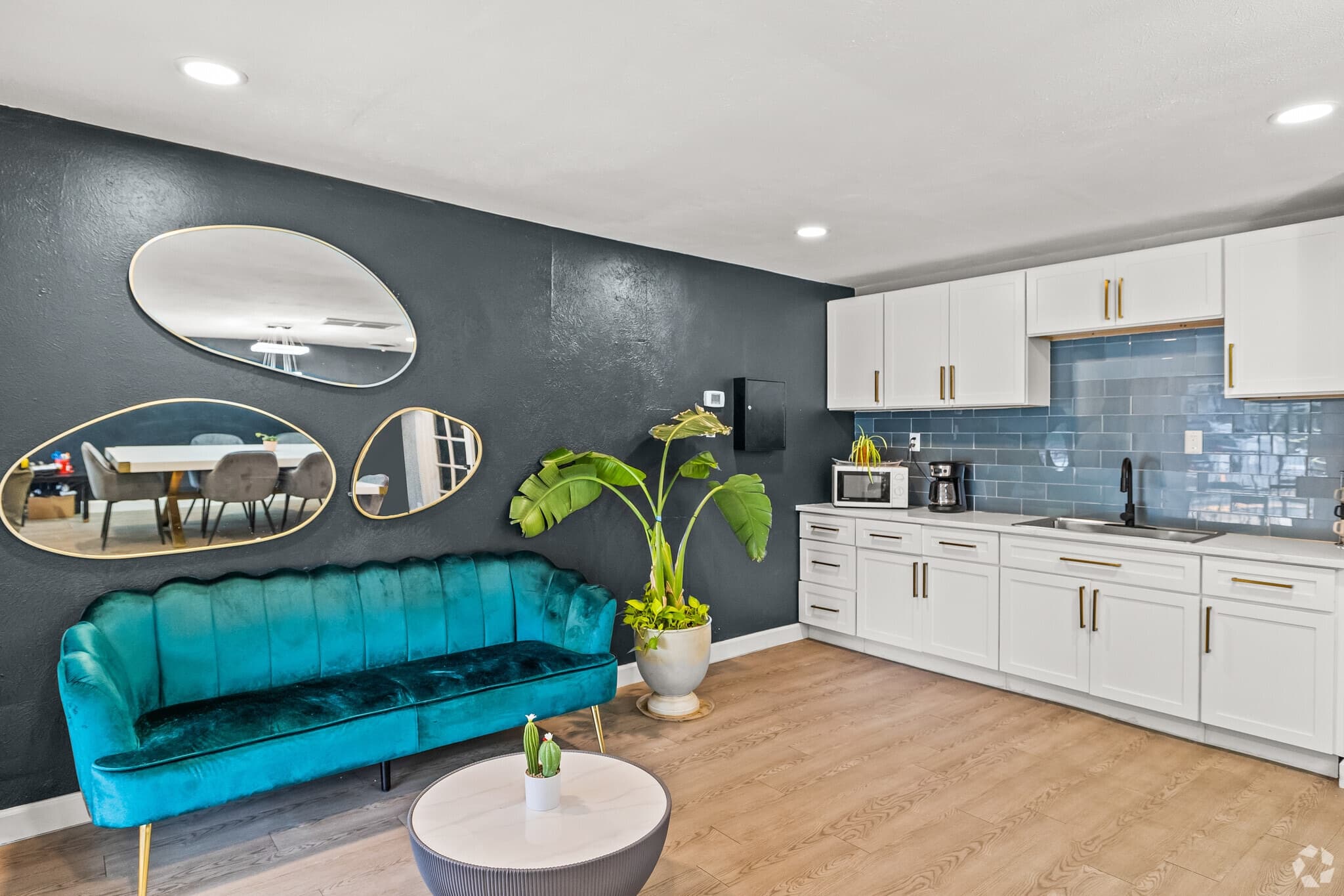 Linda Vista Apartments