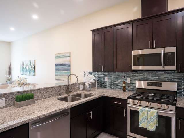 2 Bed / 2 Bath