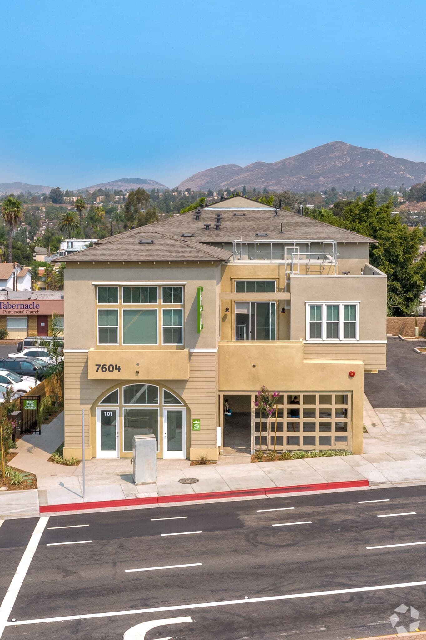 2 Bed / 2.5 Bath