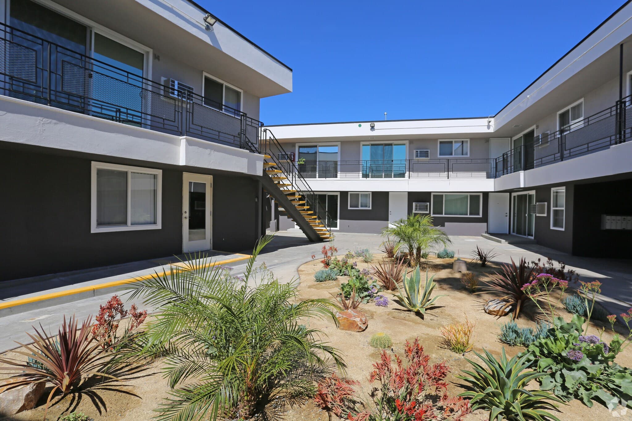 1 Bed / 1 Bath