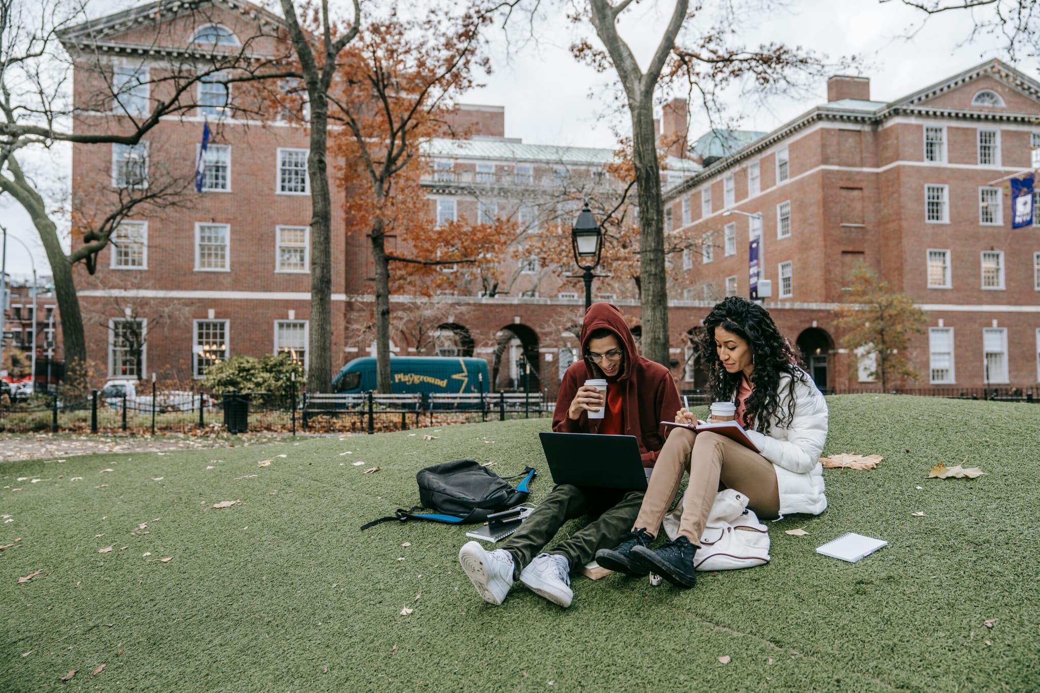 7 Best Sites to Read Student Housing Reviews Before You Sign