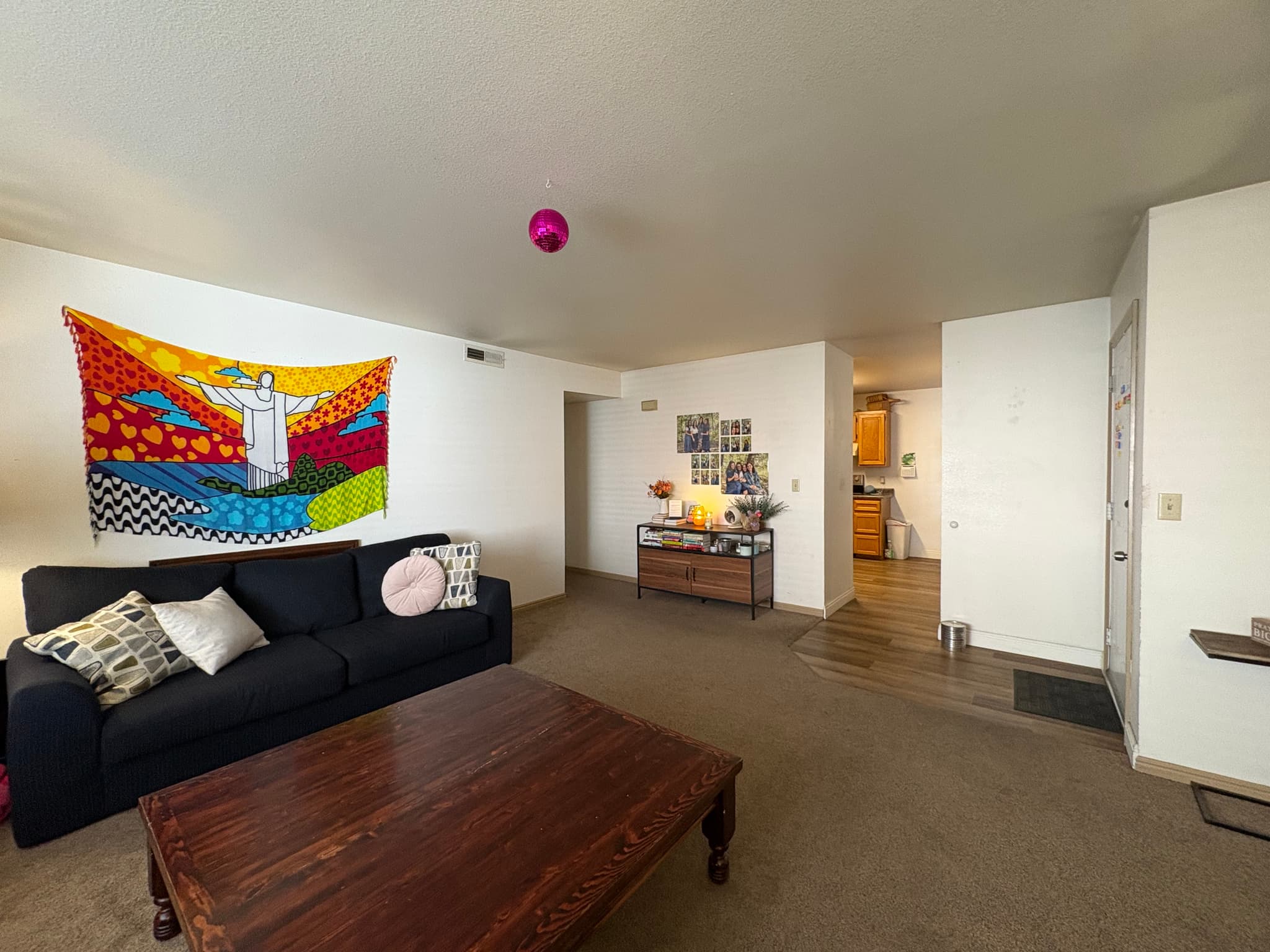 FRIENDLY CHEAP APARTMENT FOR WOMEN!!