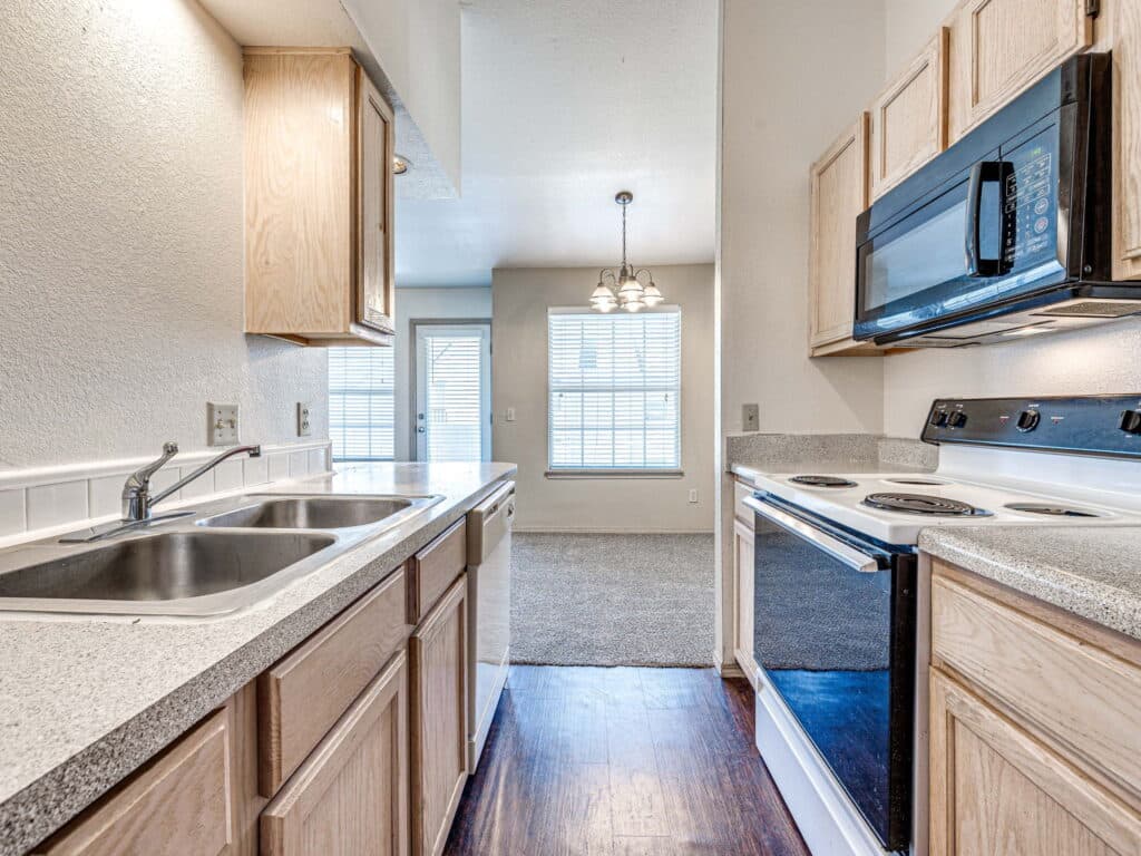 1 Bedroom / 1 Bath (Lower)