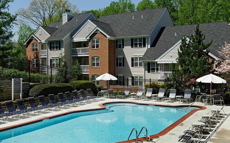 eaves Fairfax City