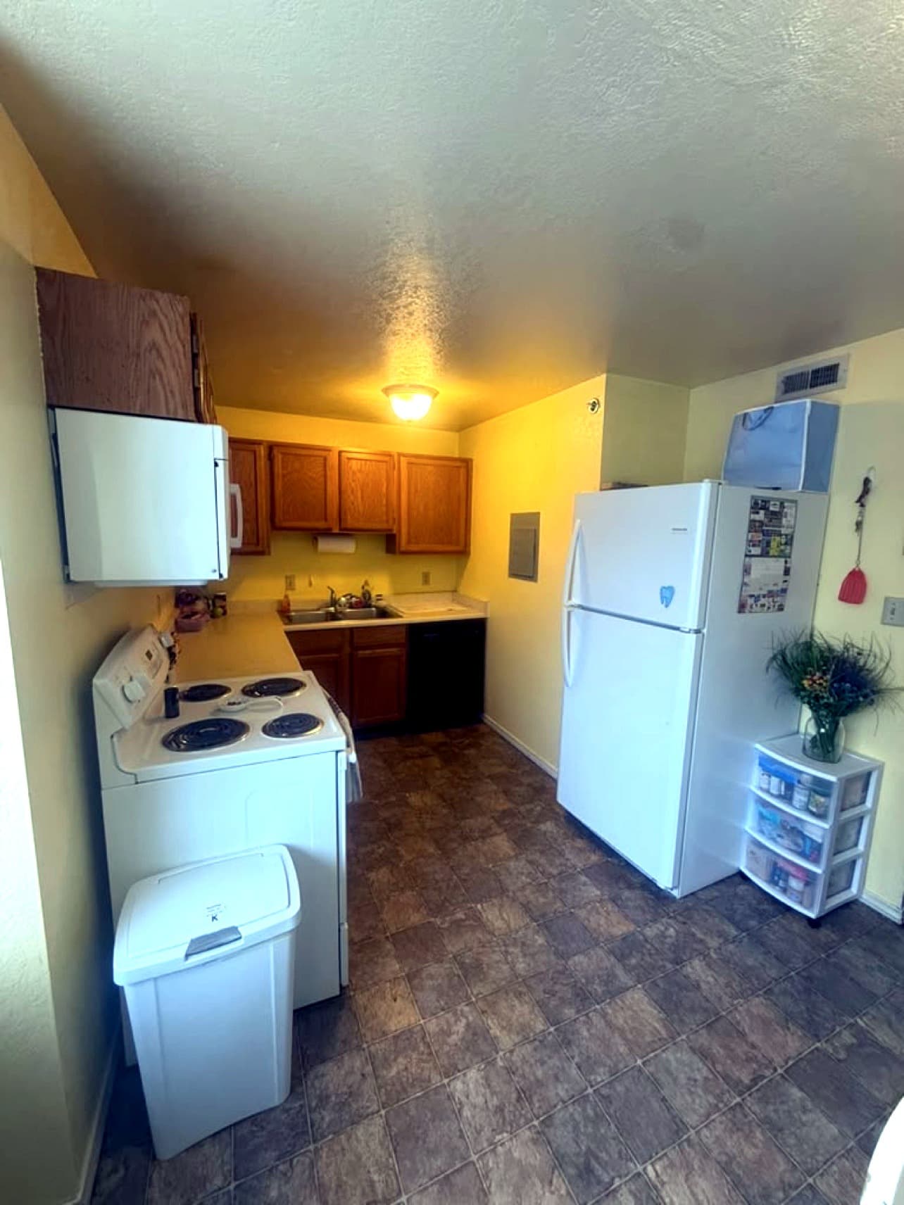 Female Private Room for Lease Takeover | Old Mill Apts, Provo | $519/mo โ October FREE + Deposit Discounts