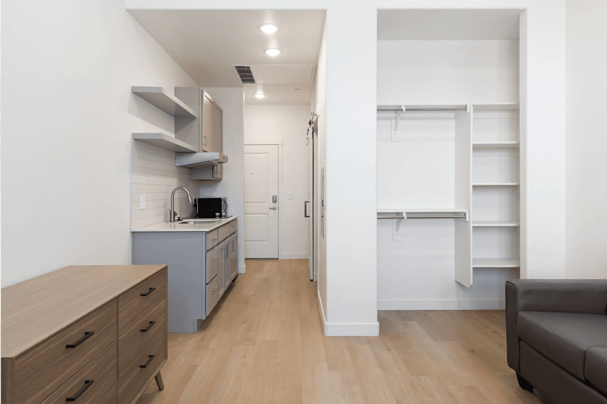Spacious Studio with Friendly Community