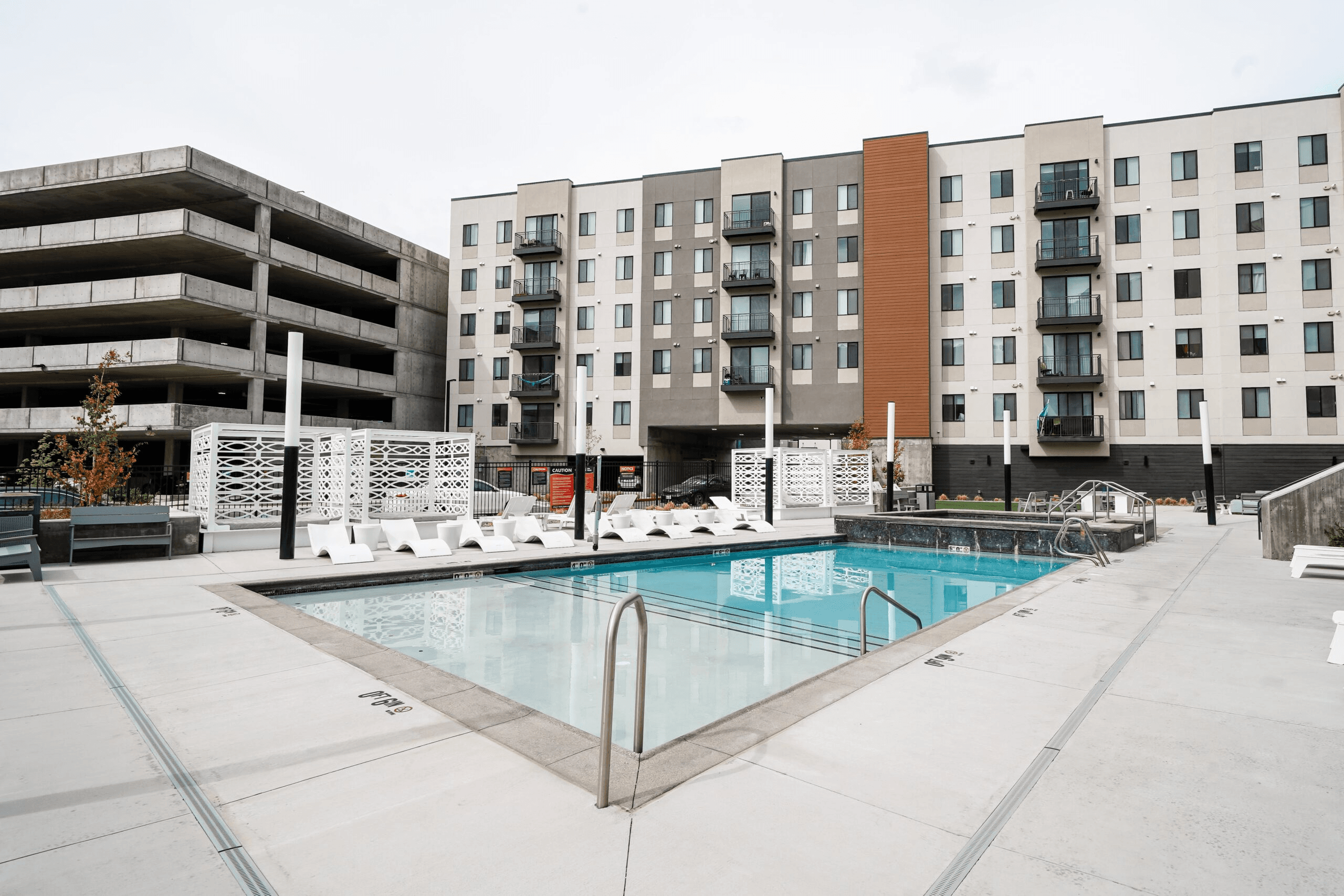 Axis Luxery Living 1x1 Suite