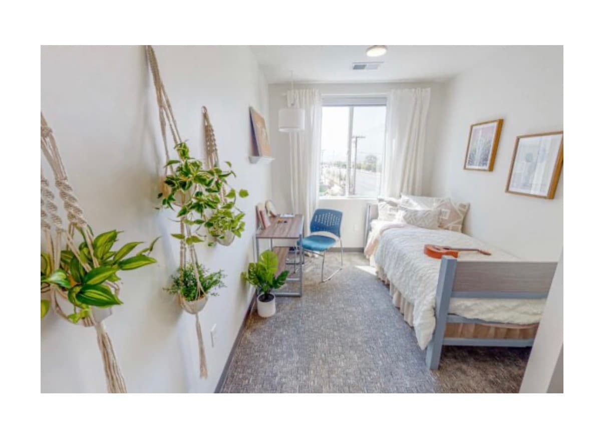 Spacious Private Room with Attached Bathroom