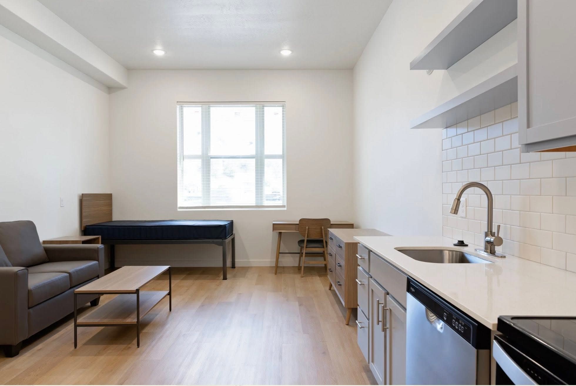 IVORY UNIVERSITY HOUSE Studio