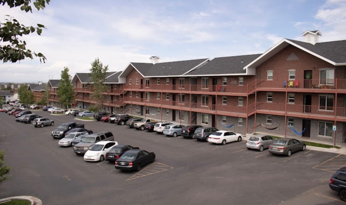 A spacious 6 person apartment, close to campus