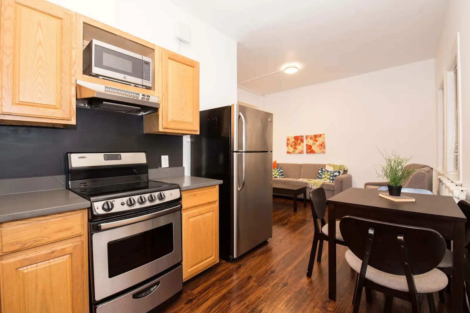 Hamilton Court Apartments