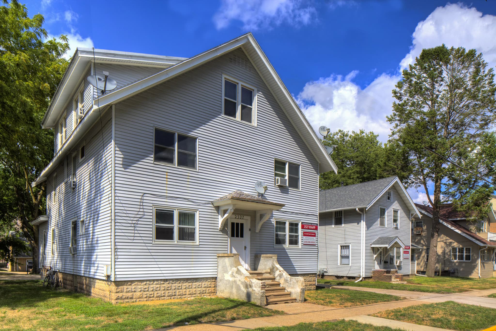 2327 Knapp St