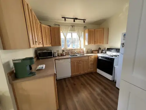 476 Grand Ave