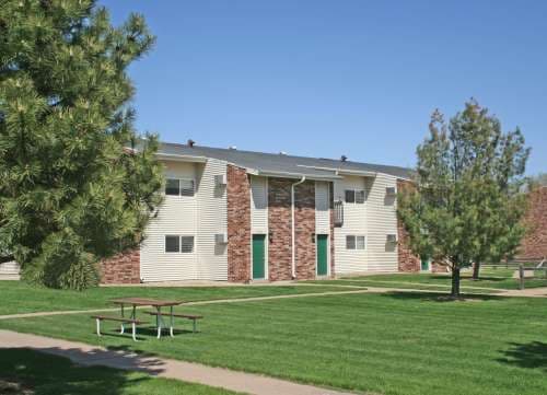 06-EG-Evergreen Apartments
