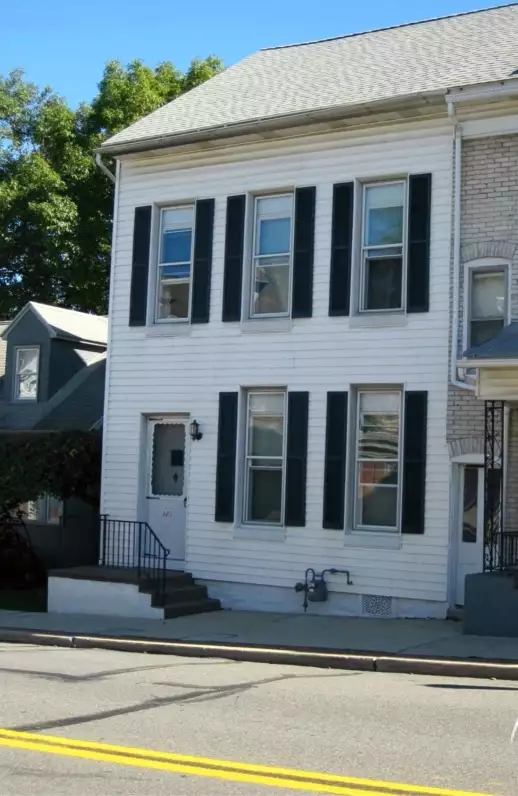 440 W Main St