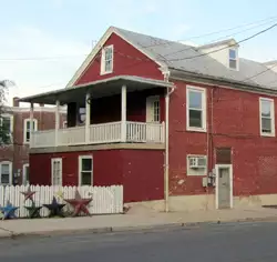 279 W Main St