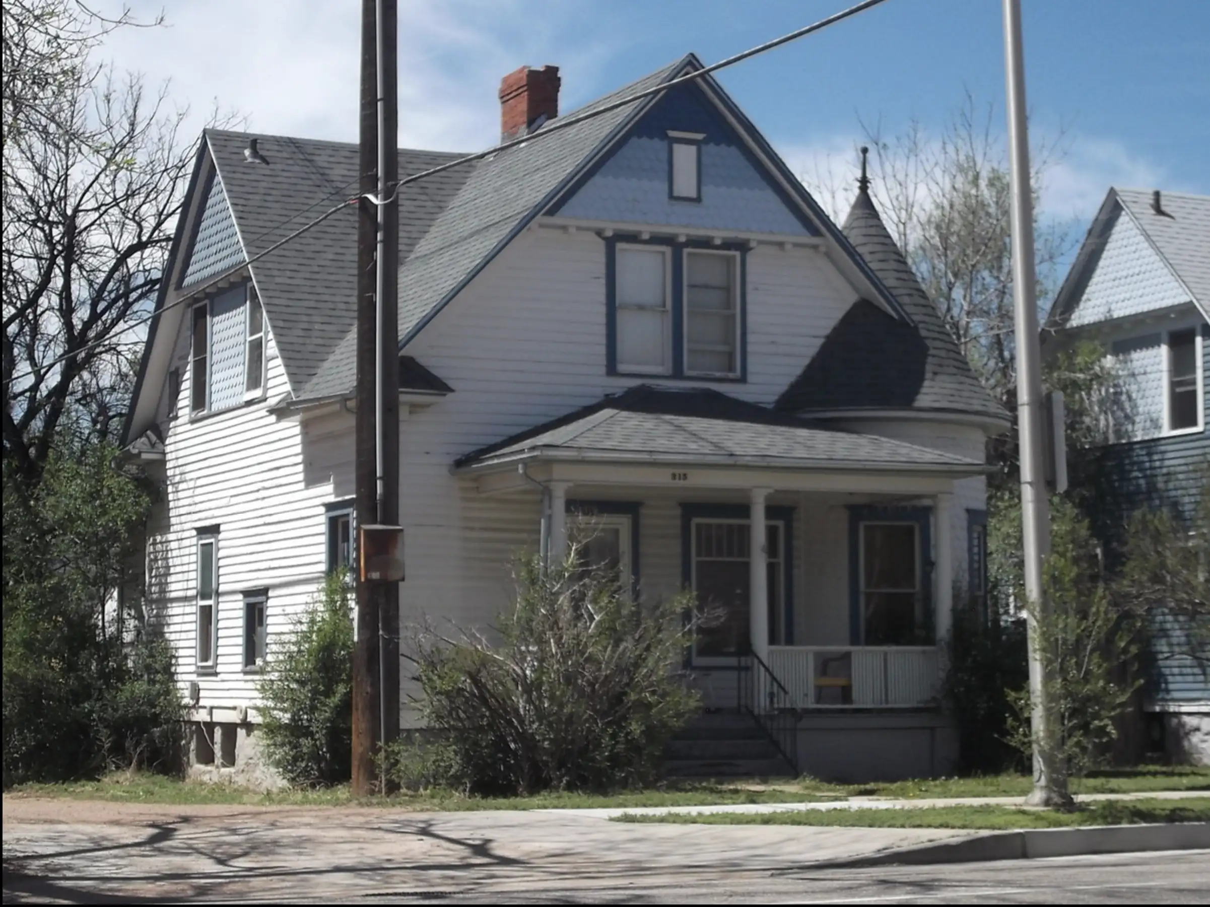 Beautiful turn of century Victorian house available for rent
