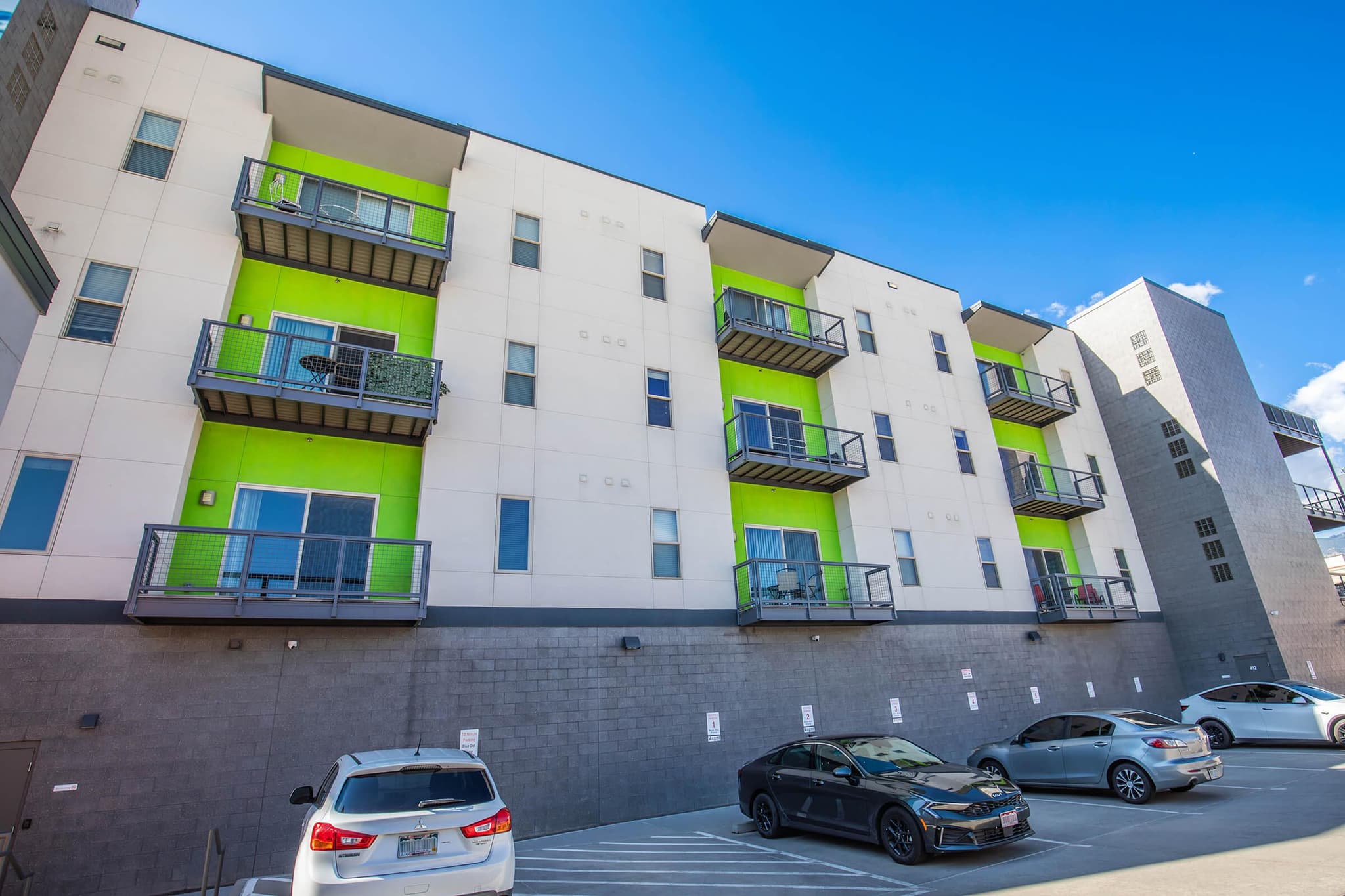 Blue Dot Place Apartments