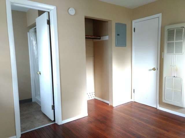 302 W Locust St