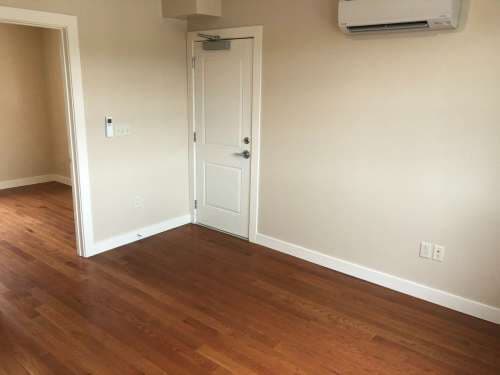 101- 109 W Highland Alley