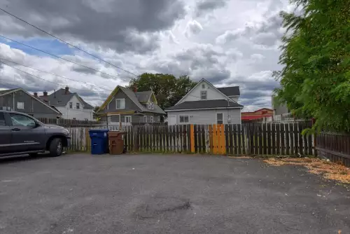 11 E Sinto Avenue