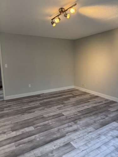 214 Lindell Dr