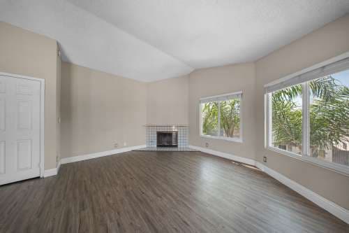 1190 Newport Ave