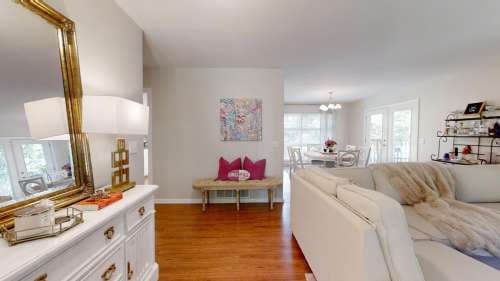 AVAILABLE NOW- SUBLEASE Short distance to Downtown Auburn--One of Kind Home on Sherwood Dr in Auburn