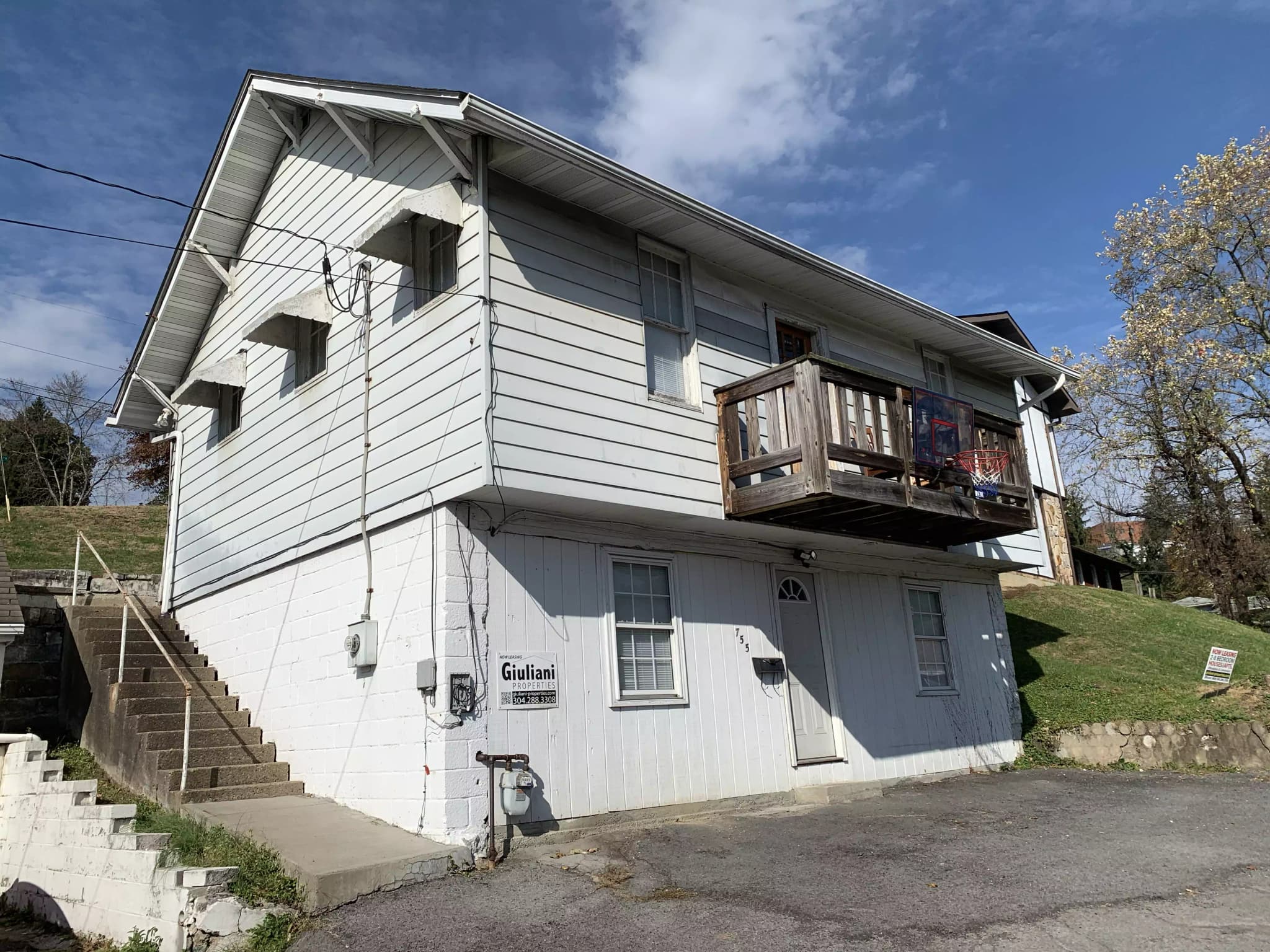 755 Wells Street