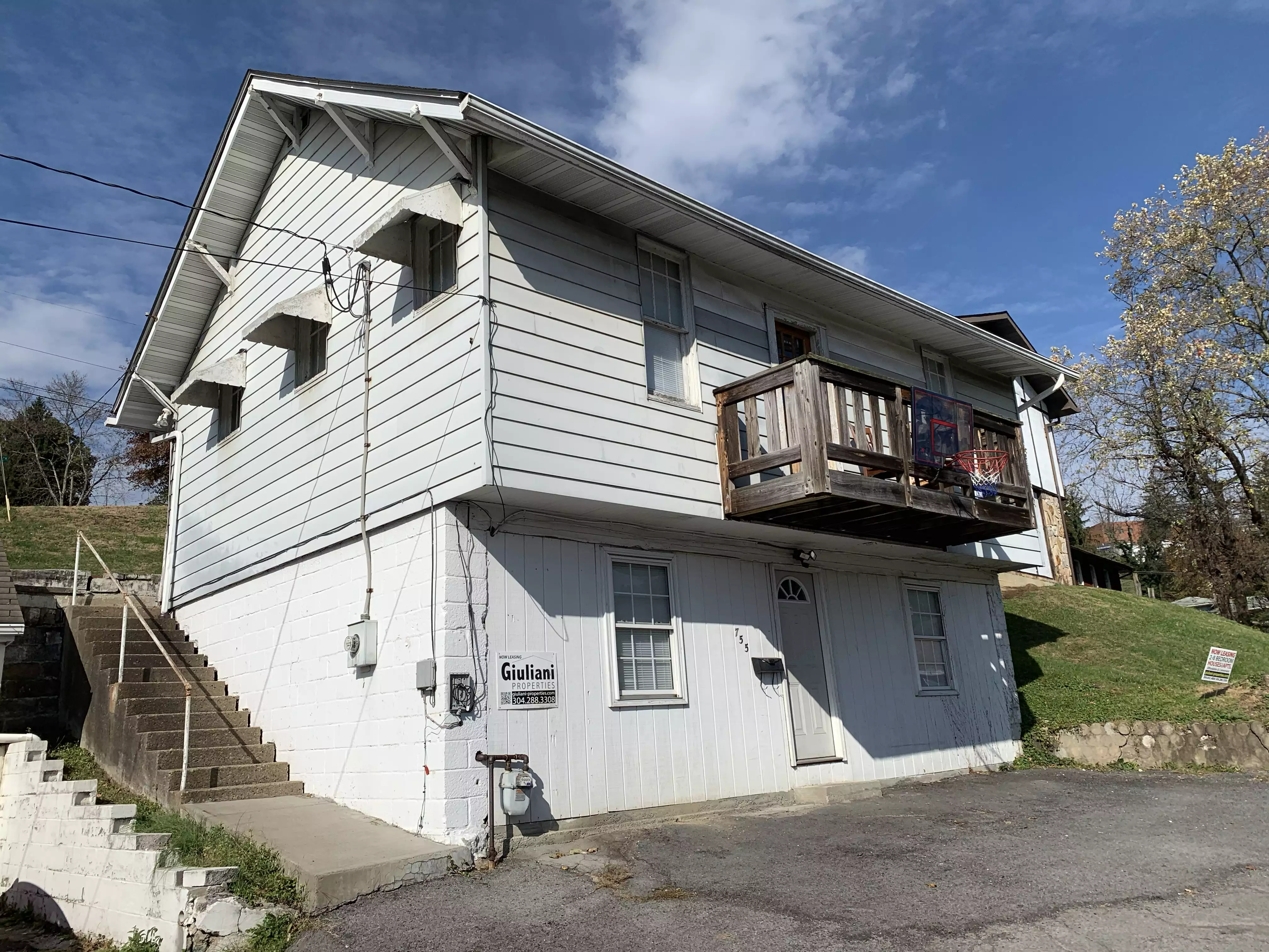 755 Wells Street