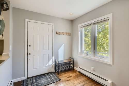 Downtown 2 BDR / 2BA - Walk to Everything