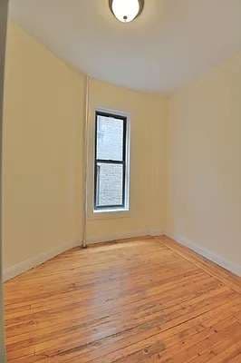 124 St