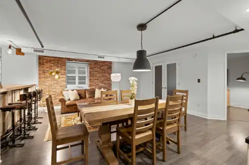 122 Court